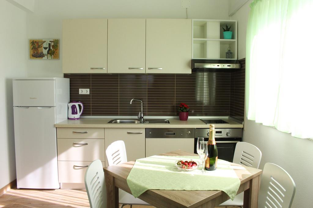 Smart Apartments Brodarica  Bagian luar foto